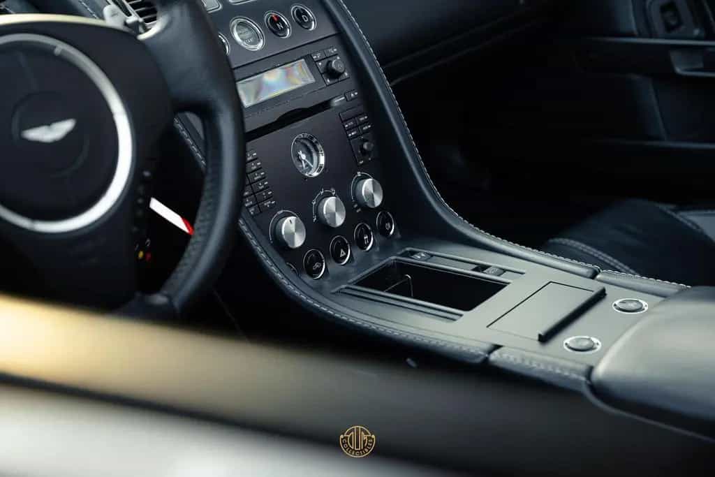 Aston Martin V8 Vantage Roadster 4.3 09/2007-photo-27
