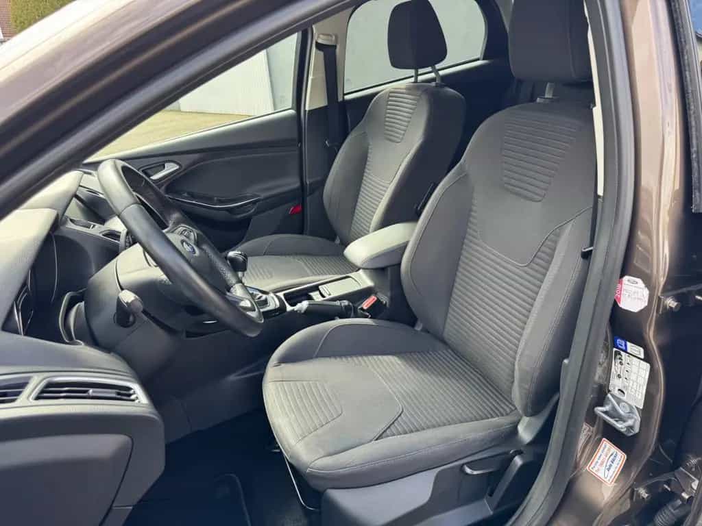 Ford Focus Lim. Titanium 02/2016-photo-9