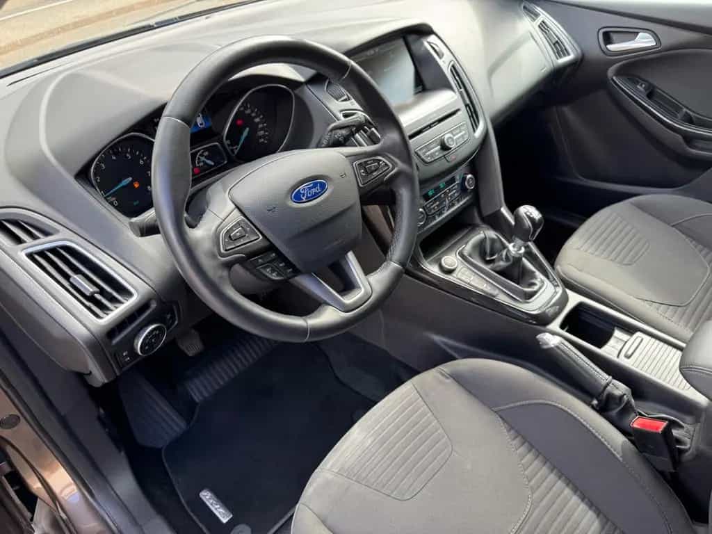 Ford Focus Lim. Titanium 02/2016-photo-10