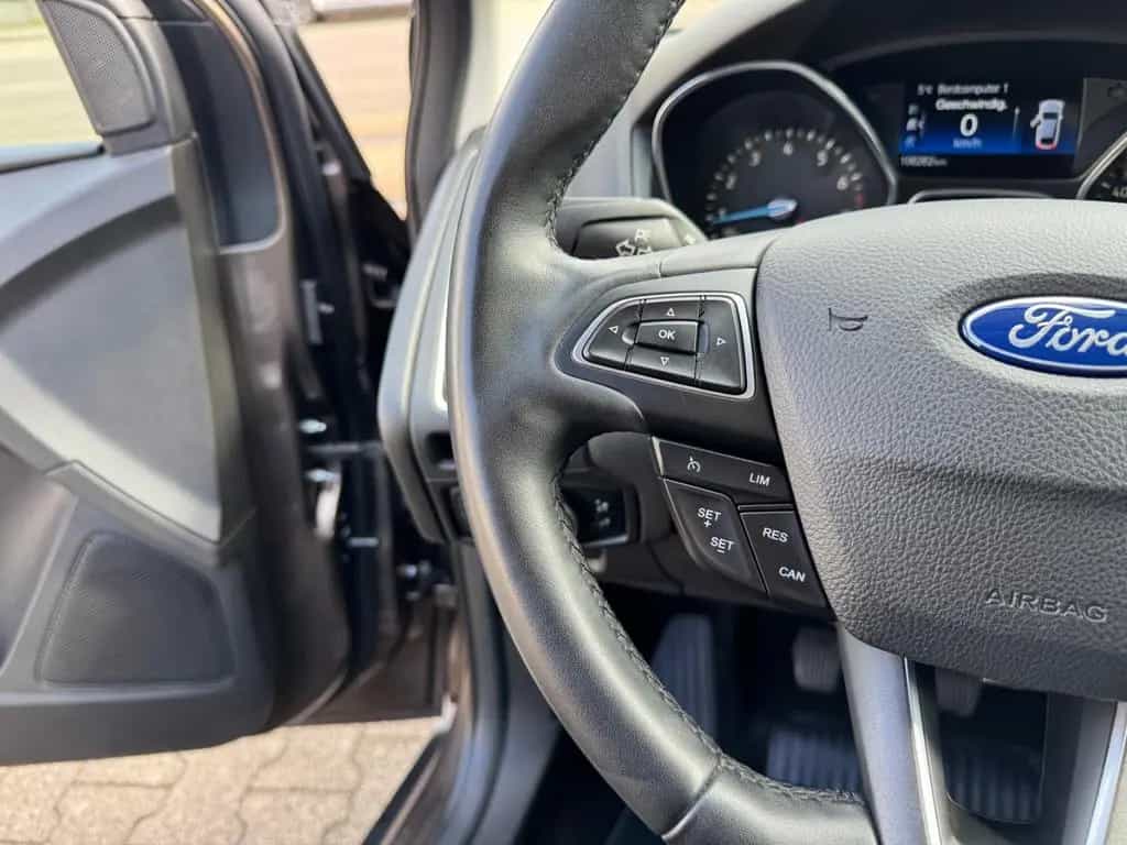 Ford Focus Lim. Titanium 02/2016-photo-13