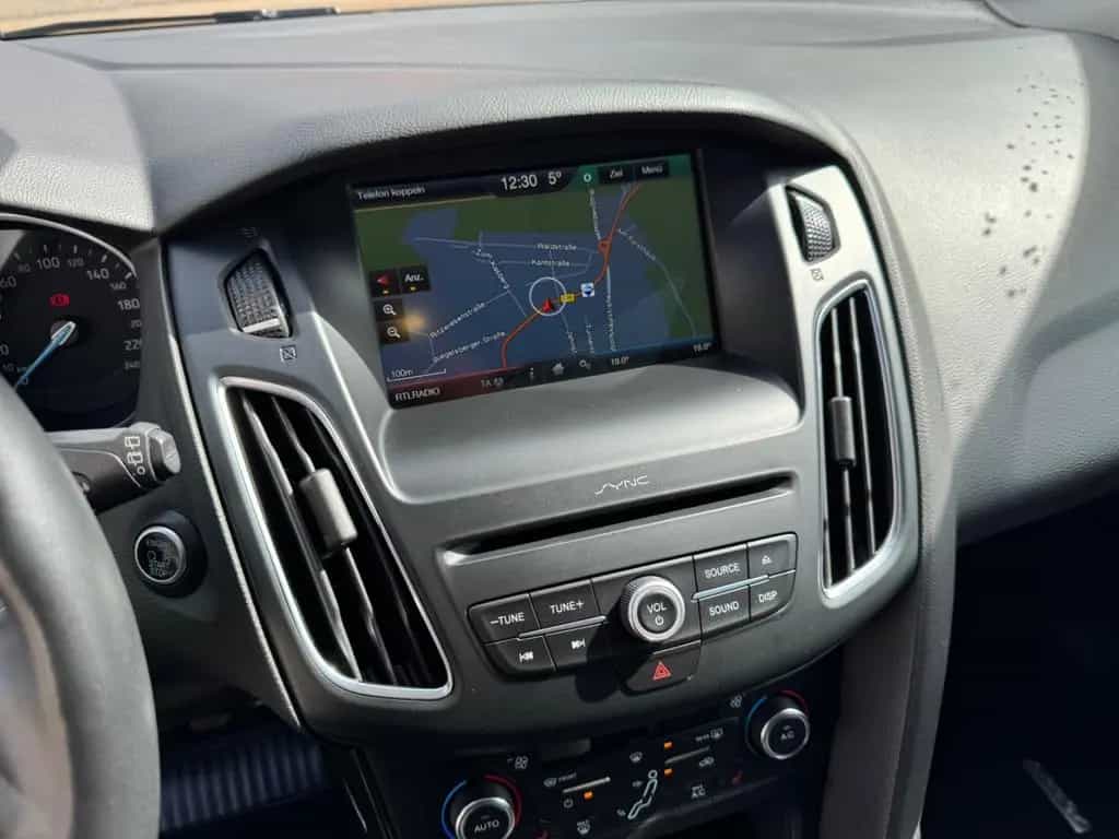 Ford Focus Lim. Titanium 02/2016-photo-15