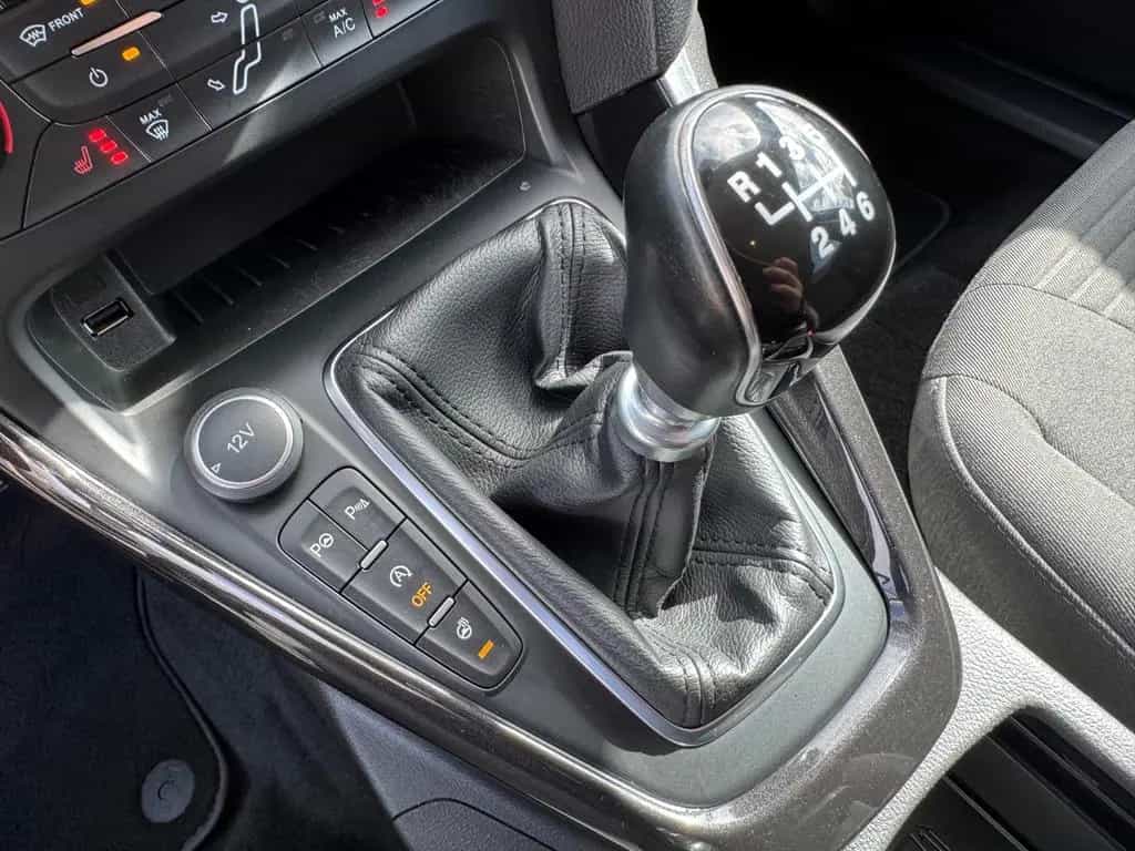 Ford Focus Lim. Titanium 02/2016-photo-17