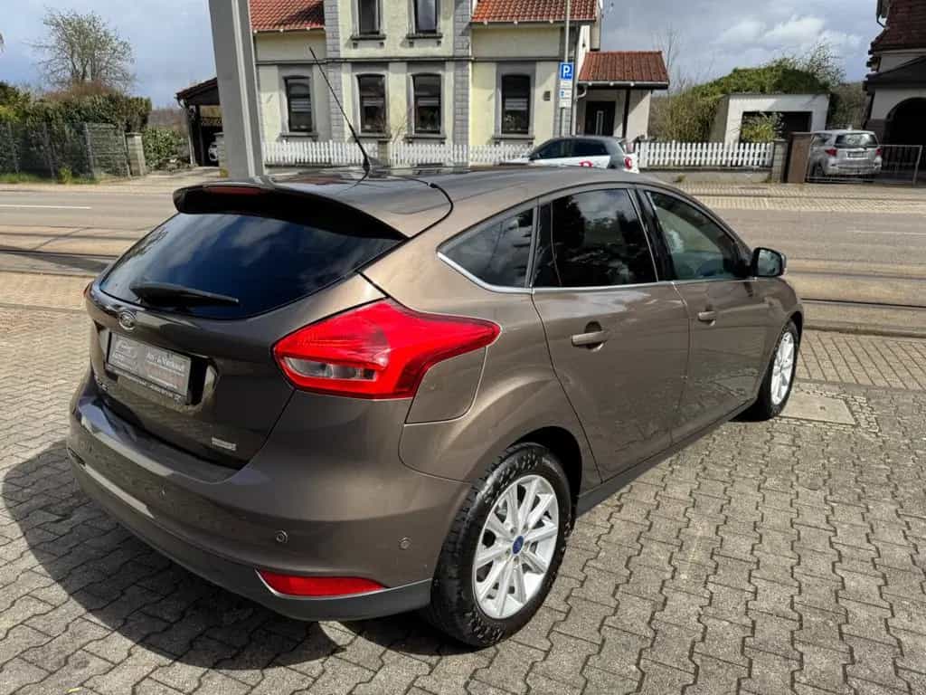 Ford Focus Lim. Titanium 02/2016-photo-3