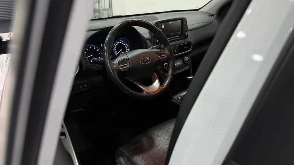 Hyundai Kona Premium 4WD/HuD/RFK/Leder/KeyLess/CarPlay 05/2018-photo-18