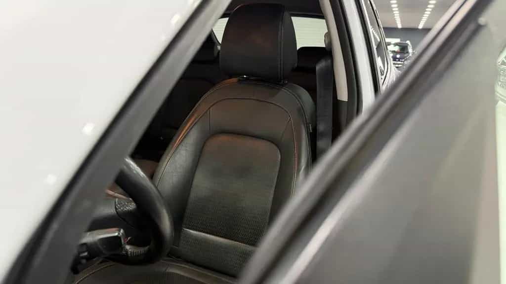 Hyundai Kona Premium 4WD/HuD/RFK/Leder/KeyLess/CarPlay 05/2018-photo-19