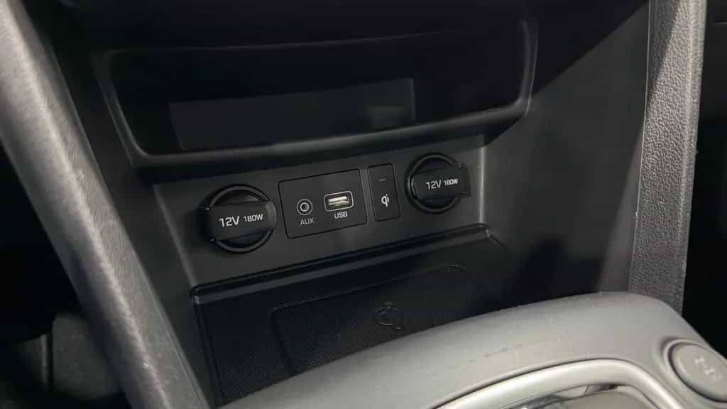 Hyundai Kona Premium 4WD/HuD/RFK/Leder/KeyLess/CarPlay 05/2018-photo-26