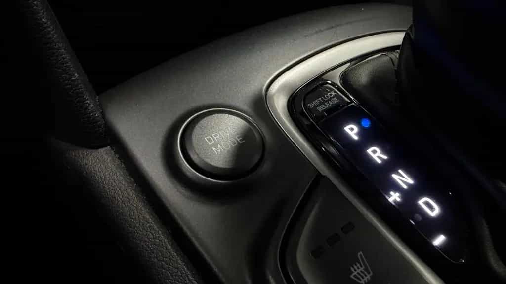 Hyundai Kona Premium 4WD/HuD/RFK/Leder/KeyLess/CarPlay 05/2018-photo-29