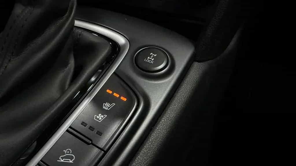 Hyundai Kona Premium 4WD/HuD/RFK/Leder/KeyLess/CarPlay 05/2018-photo-30