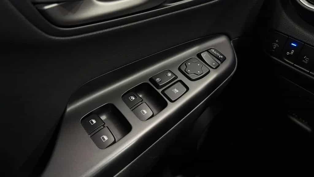 Hyundai Kona Premium 4WD/HuD/RFK/Leder/KeyLess/CarPlay 05/2018-photo-37