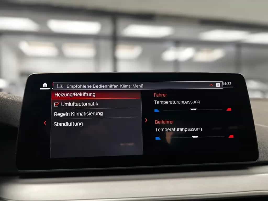BMW 520 d xDrive 1.HAND LED SHD VIRTUELL AHK 06/2021-photo-11