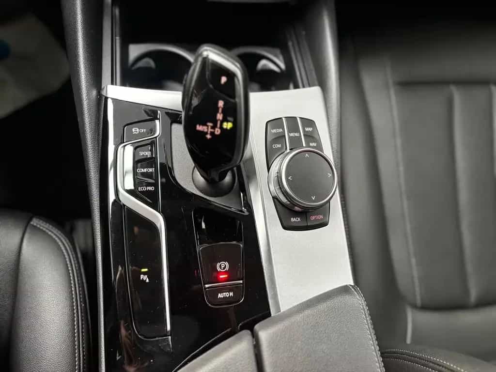BMW 520 d xDrive 1.HAND LED SHD VIRTUELL AHK 06/2021-photo-14