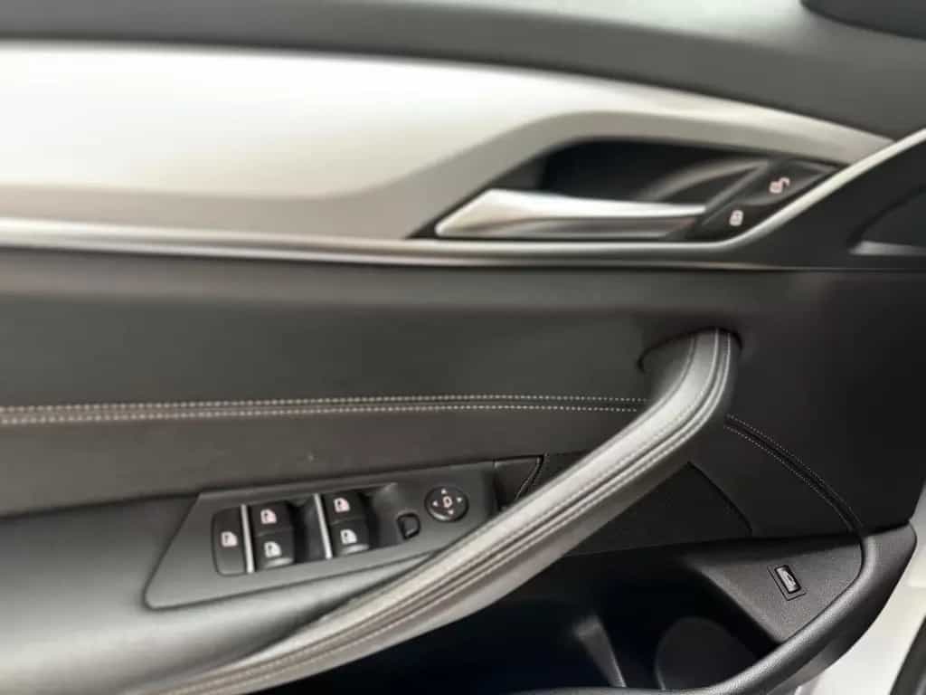 BMW 520 d xDrive 1.HAND LED SHD VIRTUELL AHK 06/2021-photo-18