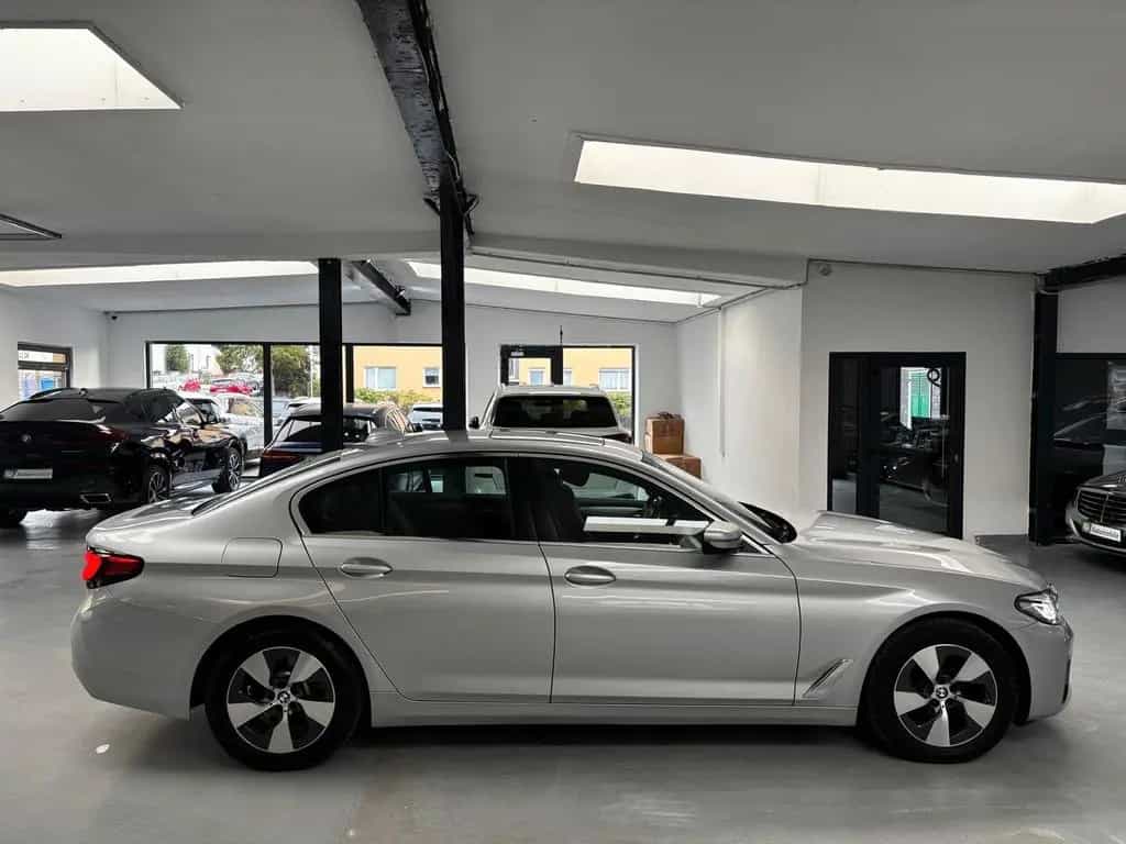 BMW 520 d xDrive 1.HAND LED SHD VIRTUELL AHK 06/2021-photo-19