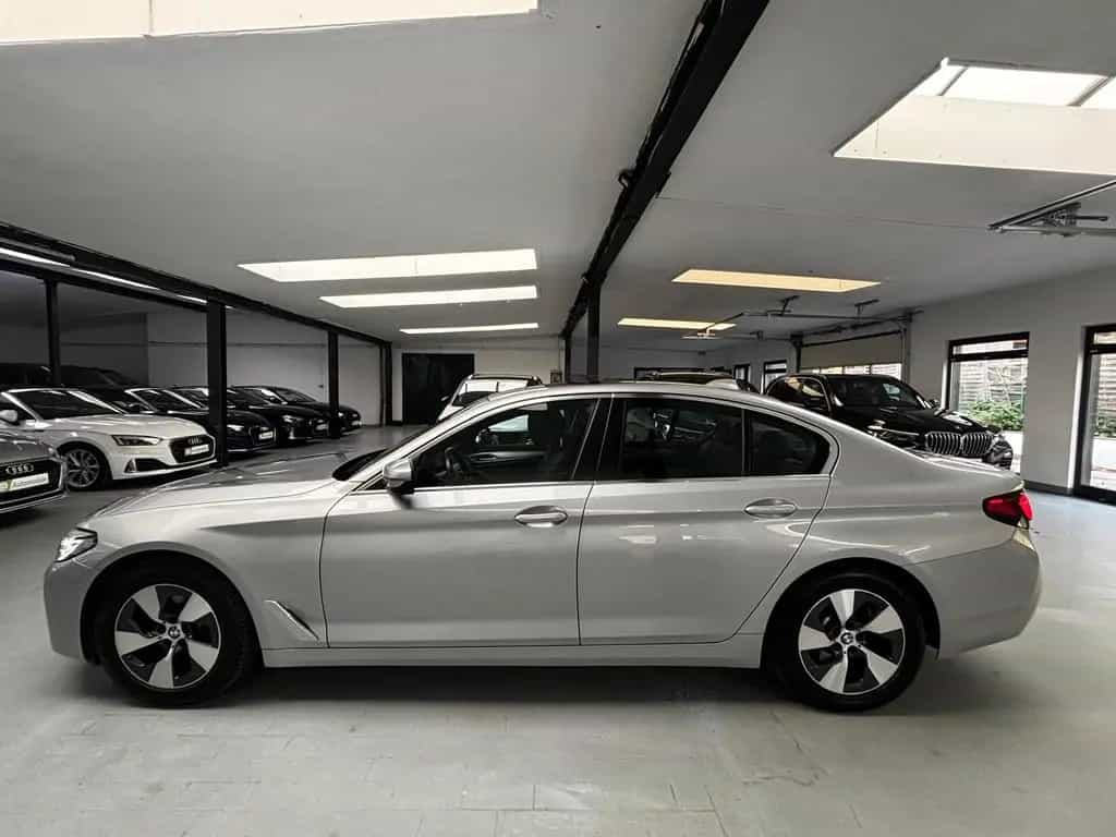 BMW 520 d xDrive 1.HAND LED SHD VIRTUELL AHK 06/2021-photo-22