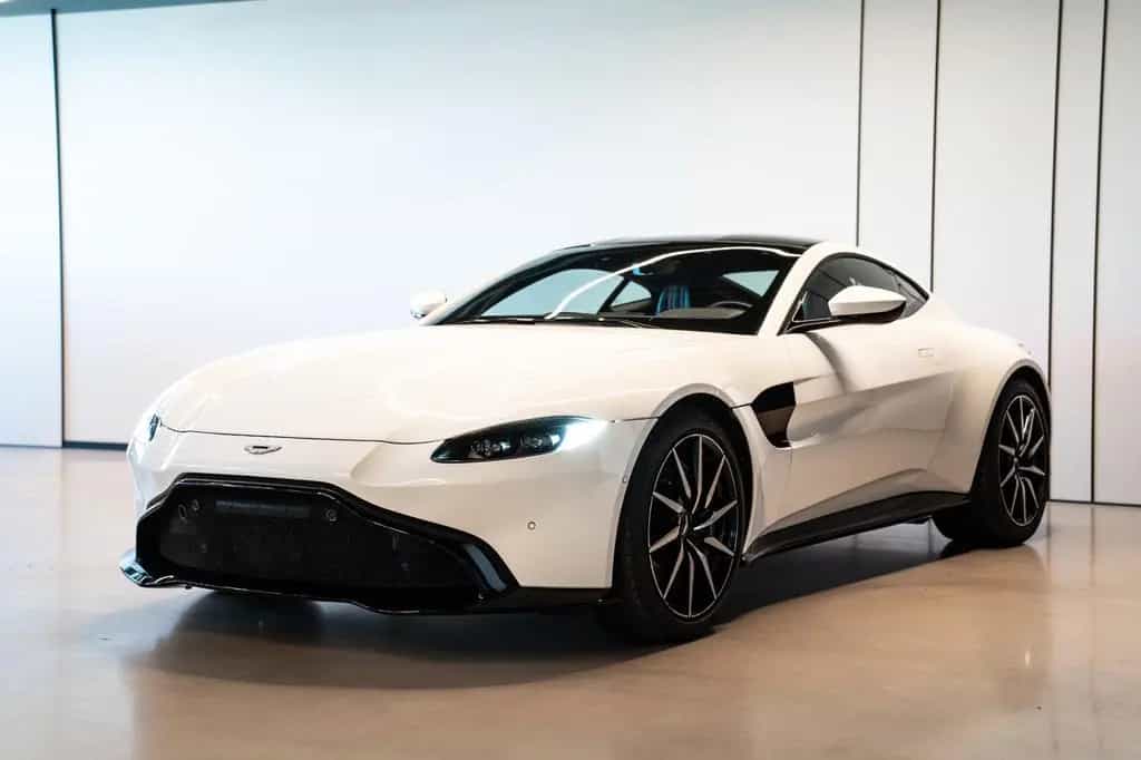 Aston Martin V8 Vantage 4.0 V8 12/2019-photo-11