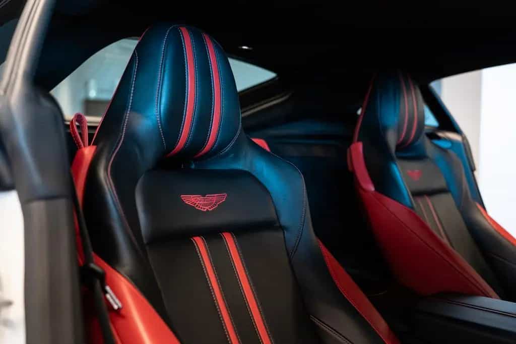 Aston Martin V8 Vantage 4.0 V8 12/2019-photo-14