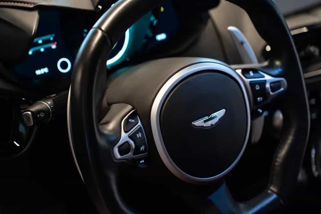 Aston Martin V8 Vantage 4.0 V8 12/2019-photo-17