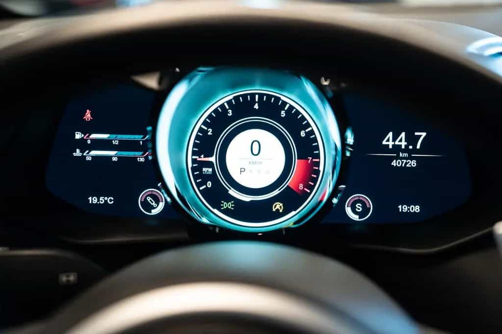 Aston Martin V8 Vantage 4.0 V8 12/2019-photo-18