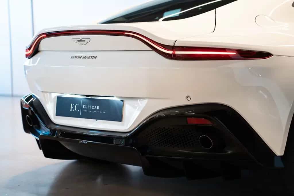 Aston Martin V8 Vantage 4.0 V8 12/2019-photo-3