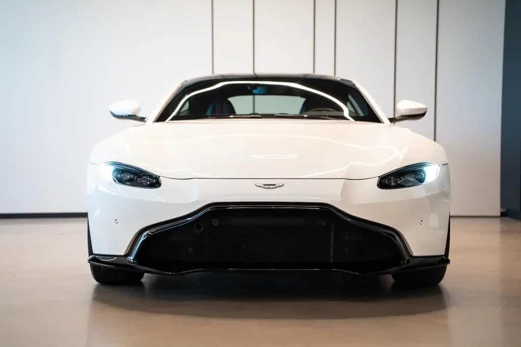 Aston Martin V8 Vantage 4.0 V8 12/2019-photo-8