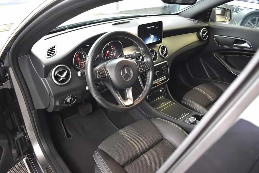 Mercedes-Benz CLA 180 Shooting Brake Urban Led*Navi*AHK 12/2017-photo-11