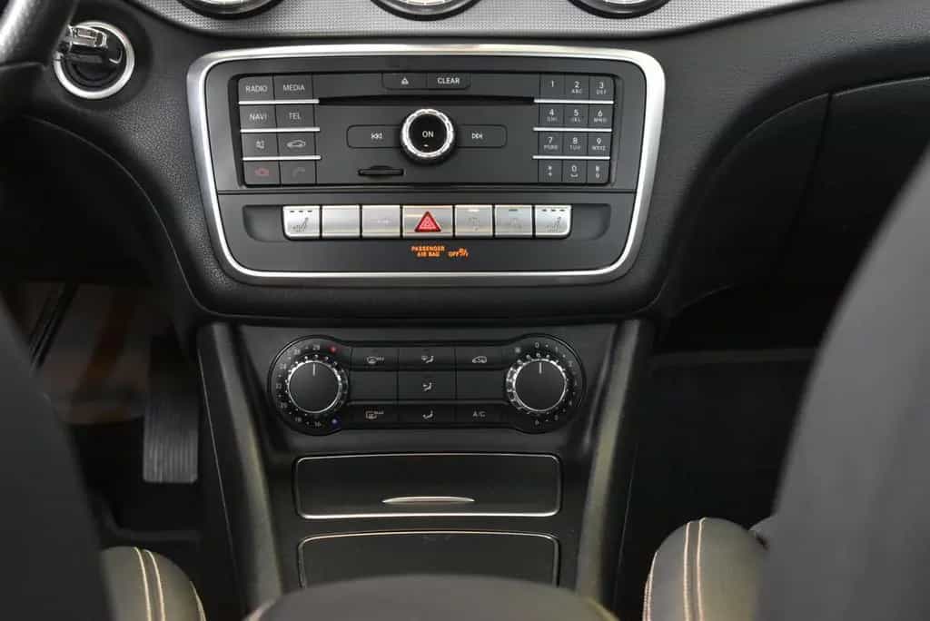 Mercedes-Benz CLA 180 Shooting Brake Urban Led*Navi*AHK 12/2017-photo-19