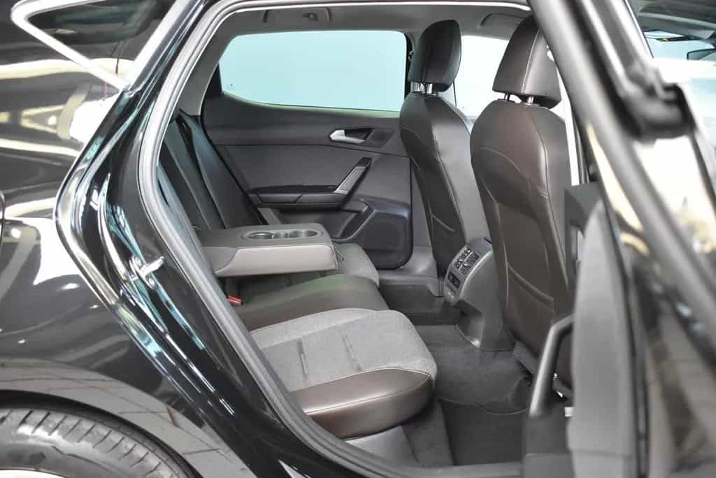 Seat Leon 2.0TDI Xcellence DSG*AHK*LED*Cockpit digita 10/2020-photo-18