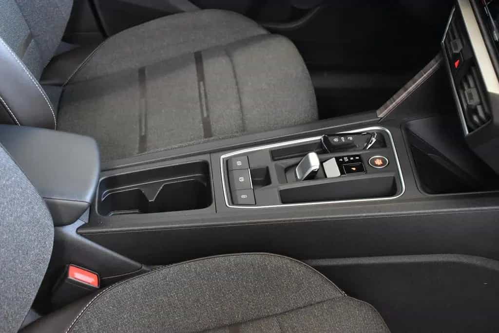 Seat Leon 2.0TDI Xcellence DSG*AHK*LED*Cockpit digita 10/2020-photo-24