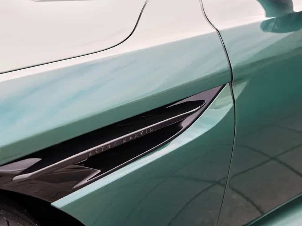 Aston Martin DB12 Malachite Green Oxford Tan null-photo-12