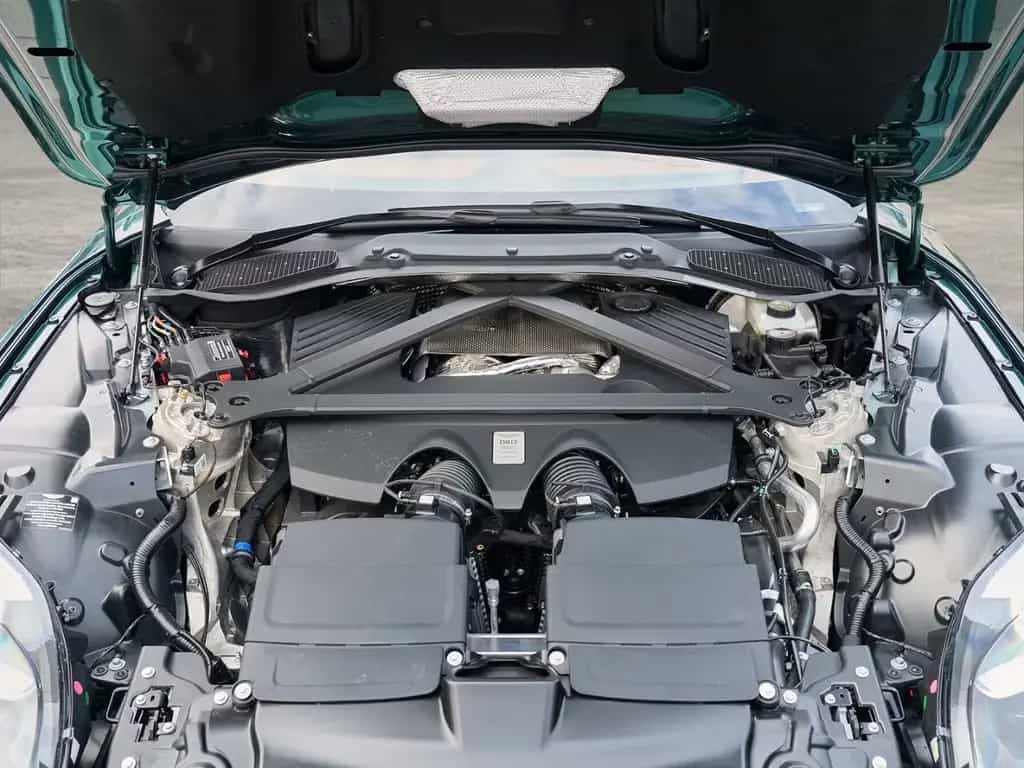 Aston Martin DB12 Malachite Green Oxford Tan null-photo-15