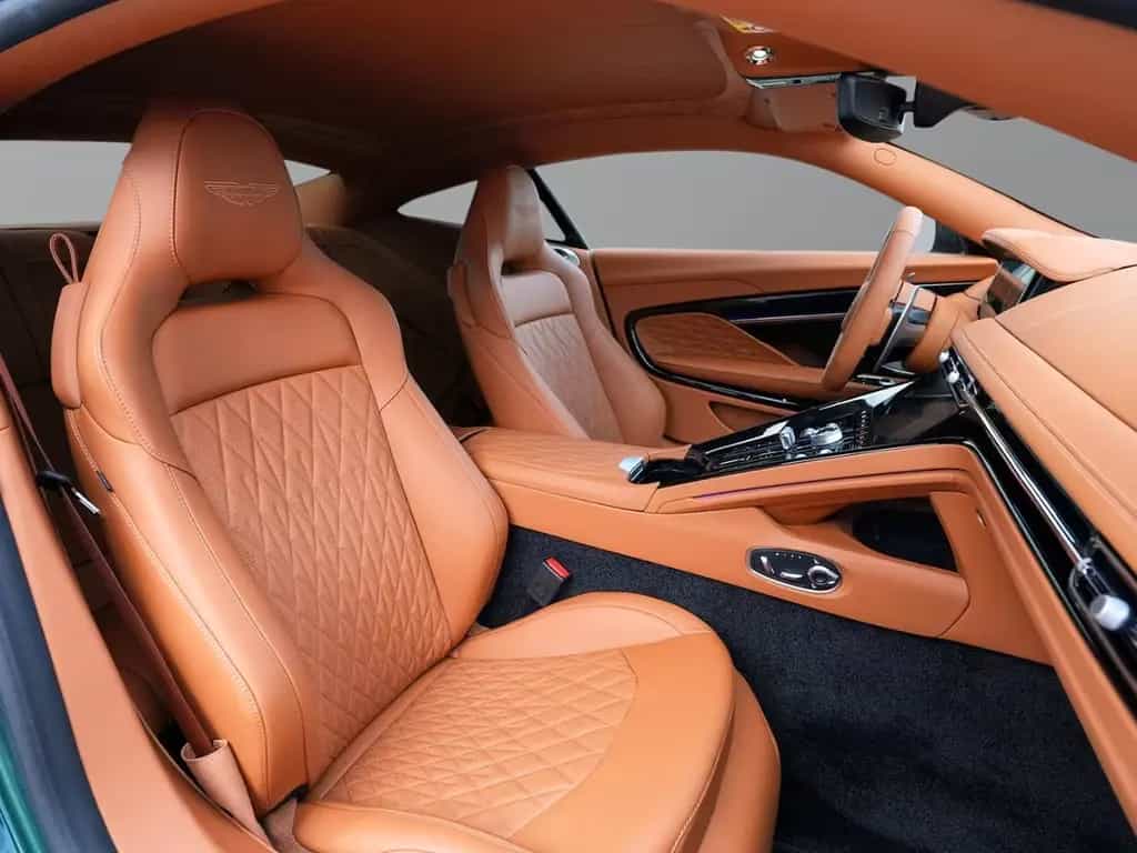 Aston Martin DB12 Malachite Green Oxford Tan null-photo-25