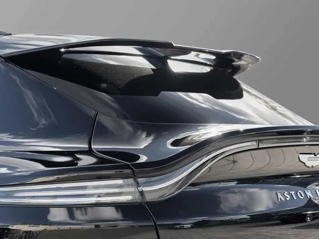 Aston Martin DBX 707 AMR Onyx Black Bowers & Wilkins 04/2025-photo-17