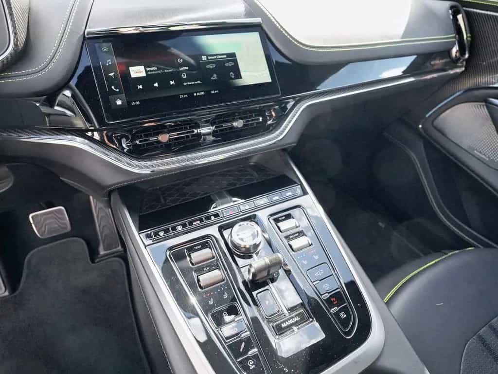 Aston Martin DBX 707 AMR Onyx Black Bowers & Wilkins 04/2025-photo-27