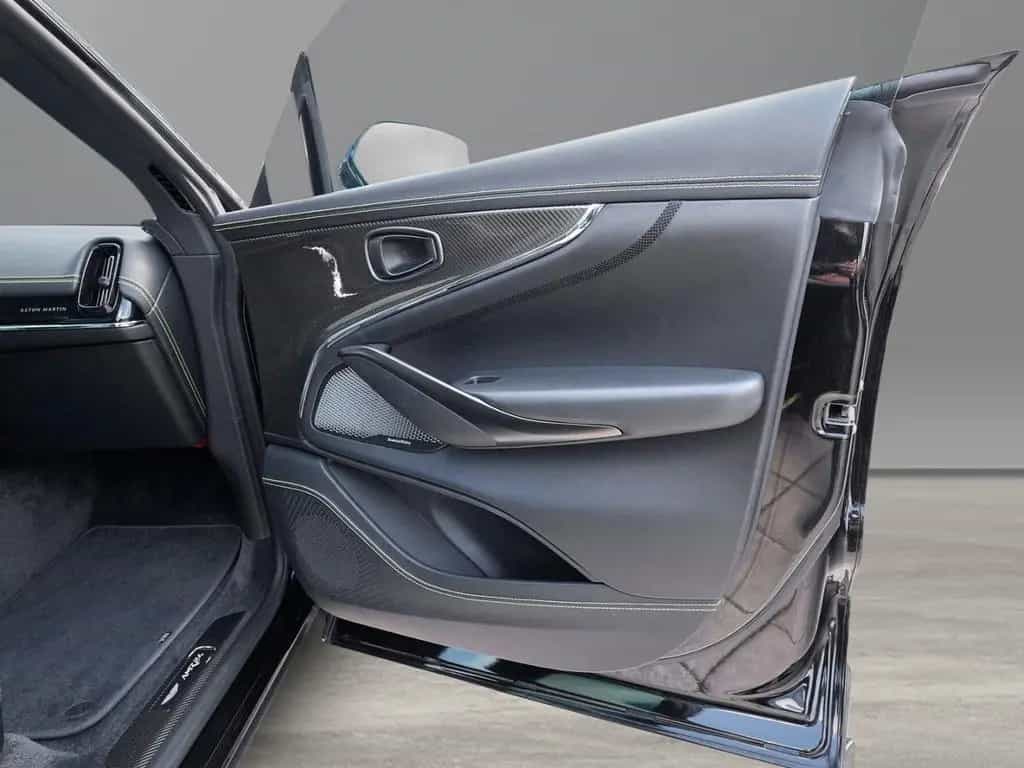Aston Martin DBX 707 AMR Onyx Black Bowers & Wilkins 04/2025-photo-35