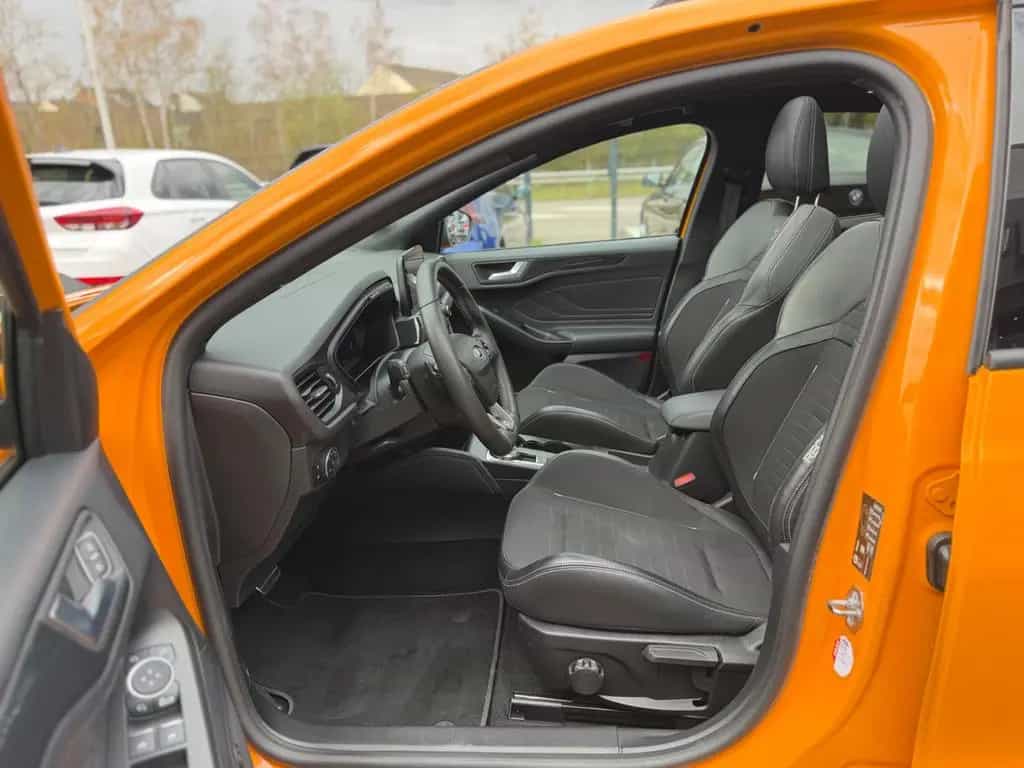 Ford Focus 2,3 EcoBoost ST Auto/PANO/RECARO/GAR/Top! 10/2020-photo-11