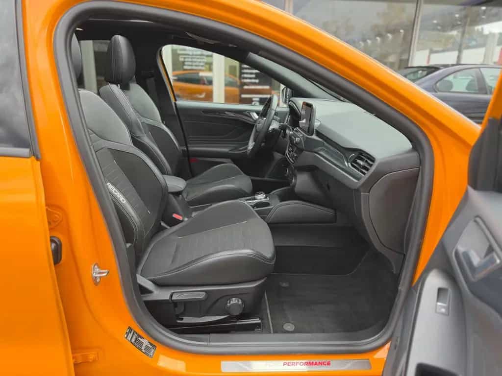 Ford Focus 2,3 EcoBoost ST Auto/PANO/RECARO/GAR/Top! 10/2020-photo-12