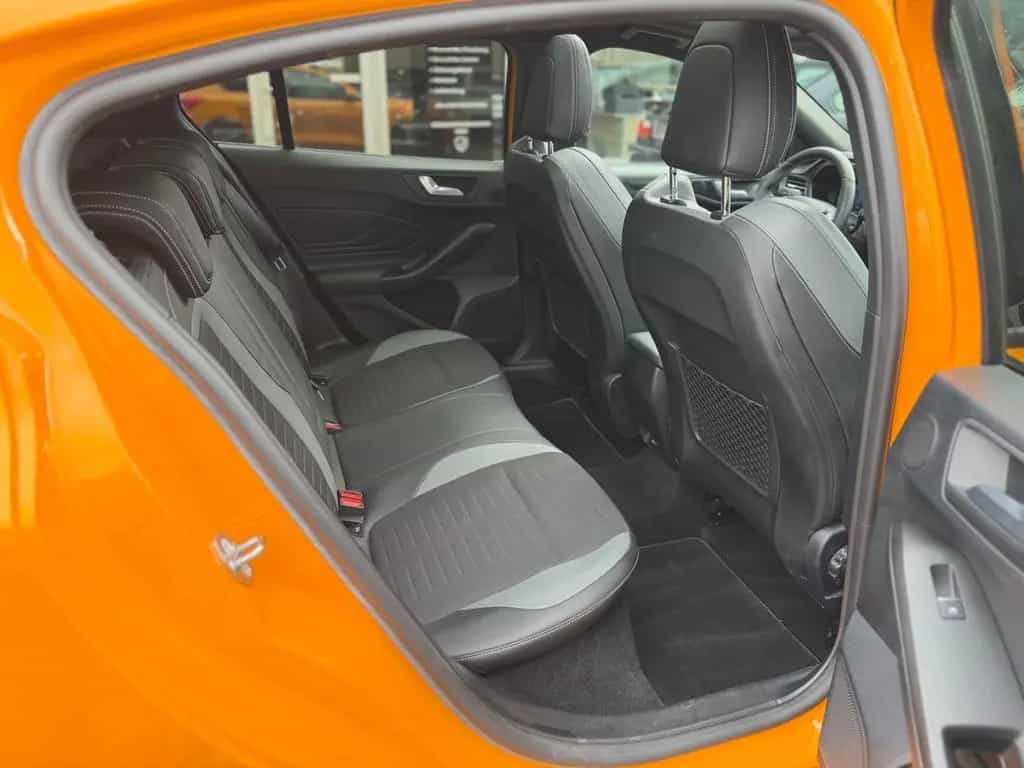 Ford Focus 2,3 EcoBoost ST Auto/PANO/RECARO/GAR/Top! 10/2020-photo-14