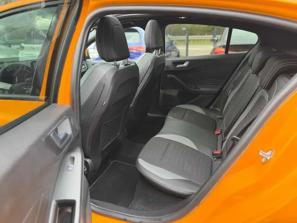 Ford Focus 2,3 EcoBoost ST Auto/PANO/RECARO/GAR/Top! 10/2020-photo-16