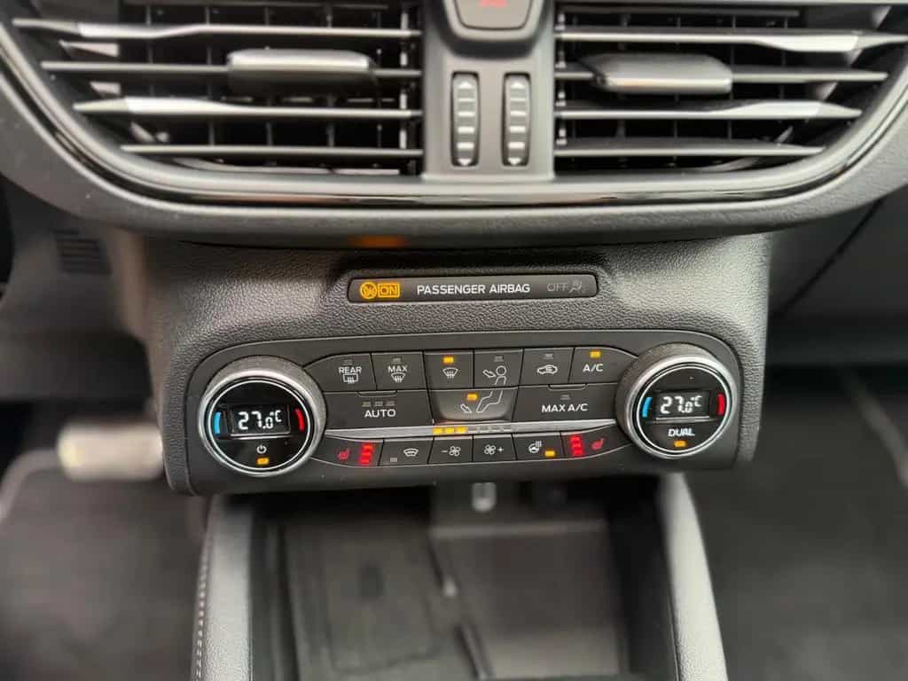 Ford Focus 2,3 EcoBoost ST Auto/PANO/RECARO/GAR/Top! 10/2020-photo-23