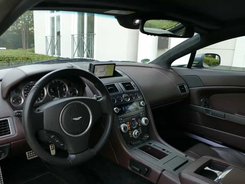 Aston Martin V8 Vantage 4.7L 2.HD/45´KM/Sonderleder/Sportpack 10/2009-photo-3