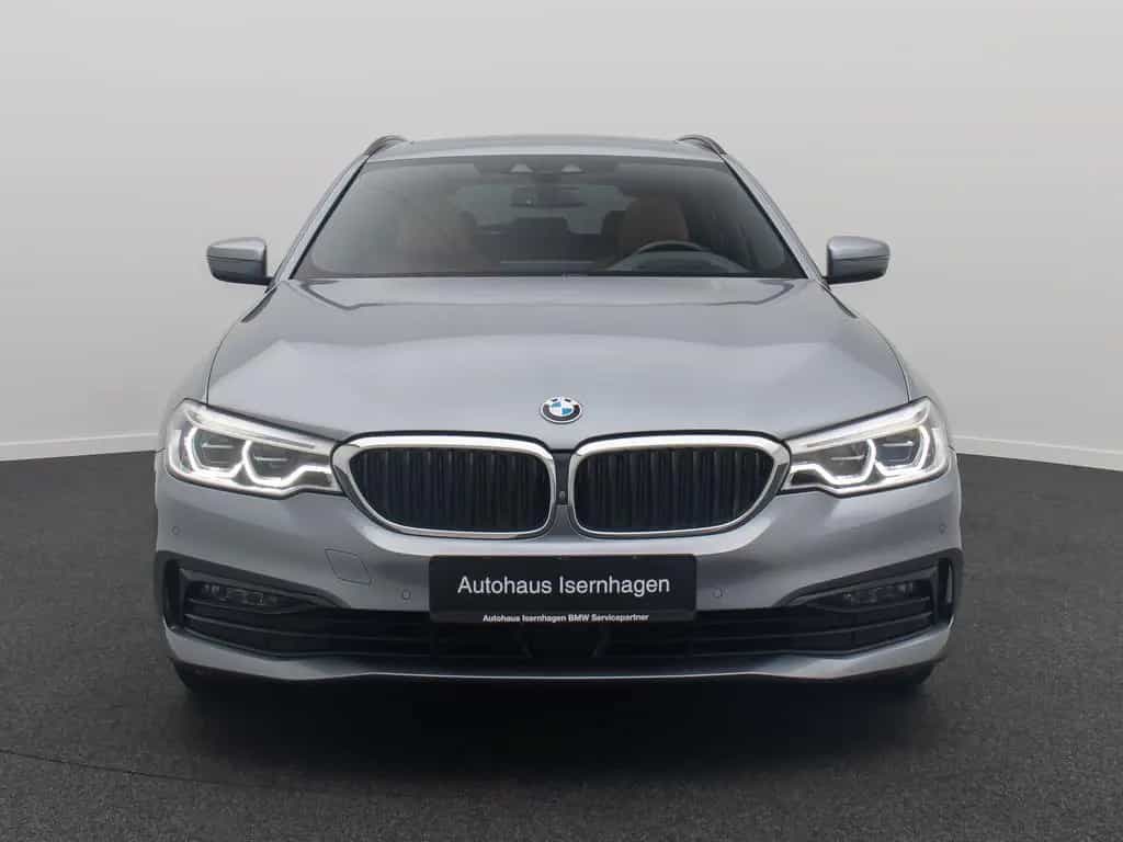BMW 5 Series 540d xD SportLine 360°HUD AHK DispKey SoftCl H/K 06/2019-photo-1