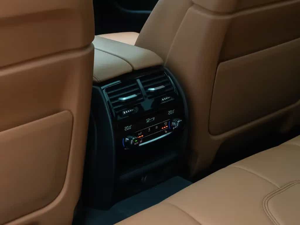 BMW 5 Series 540d xD SportLine 360°HUD AHK DispKey SoftCl H/K 06/2019-photo-29