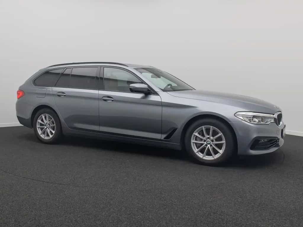 BMW 5 Series 540d xD SportLine 360°HUD AHK DispKey SoftCl H/K 06/2019-photo-3