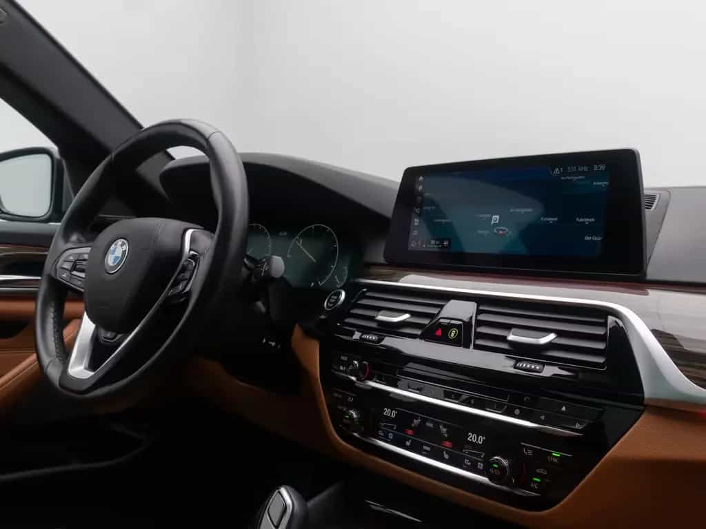 BMW 5 Series 540d xD SportLine 360°HUD AHK DispKey SoftCl H/K 06/2019-photo-39