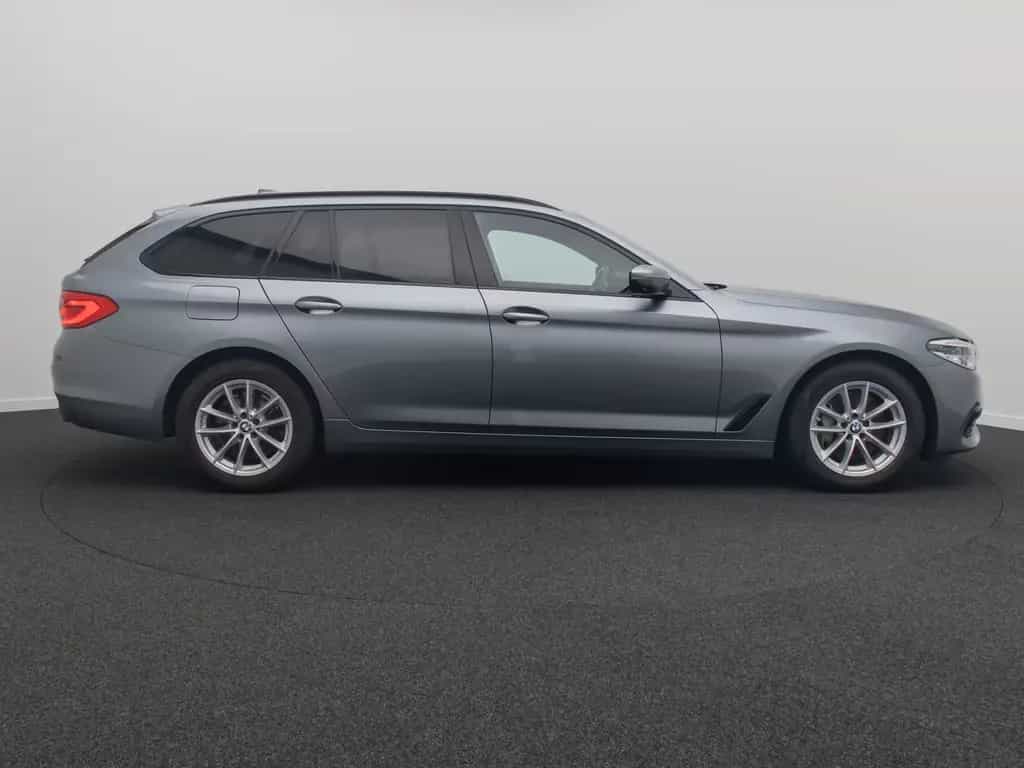 BMW 5 Series 540d xD SportLine 360°HUD AHK DispKey SoftCl H/K 06/2019-photo-4