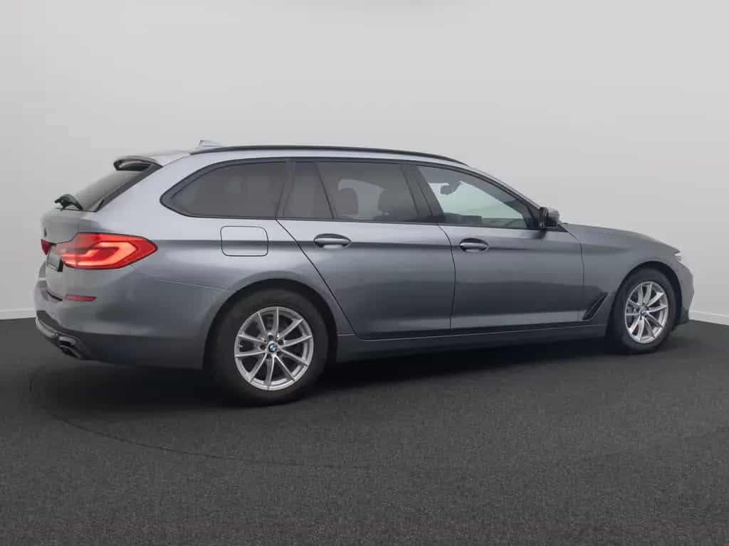 BMW 5 Series 540d xD SportLine 360°HUD AHK DispKey SoftCl H/K 06/2019-photo-5