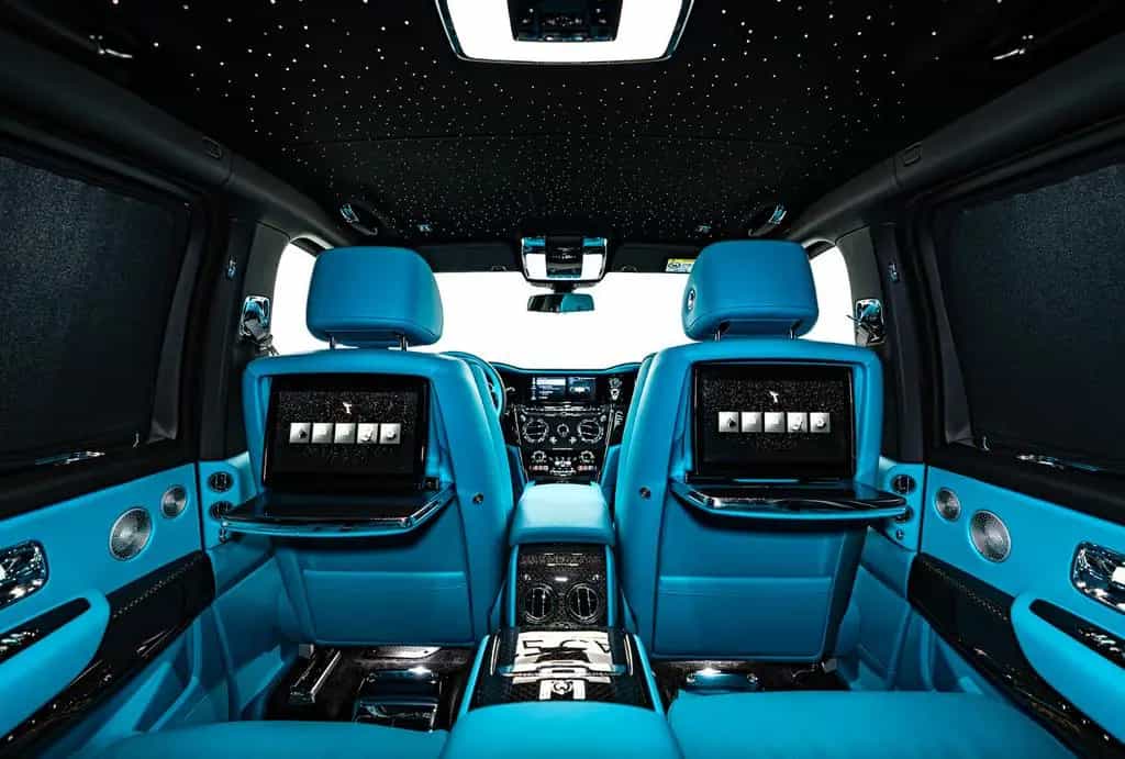 Rolls-Royce Cullinan Black Badge Production 26 4 seats Feetr null-photo-16