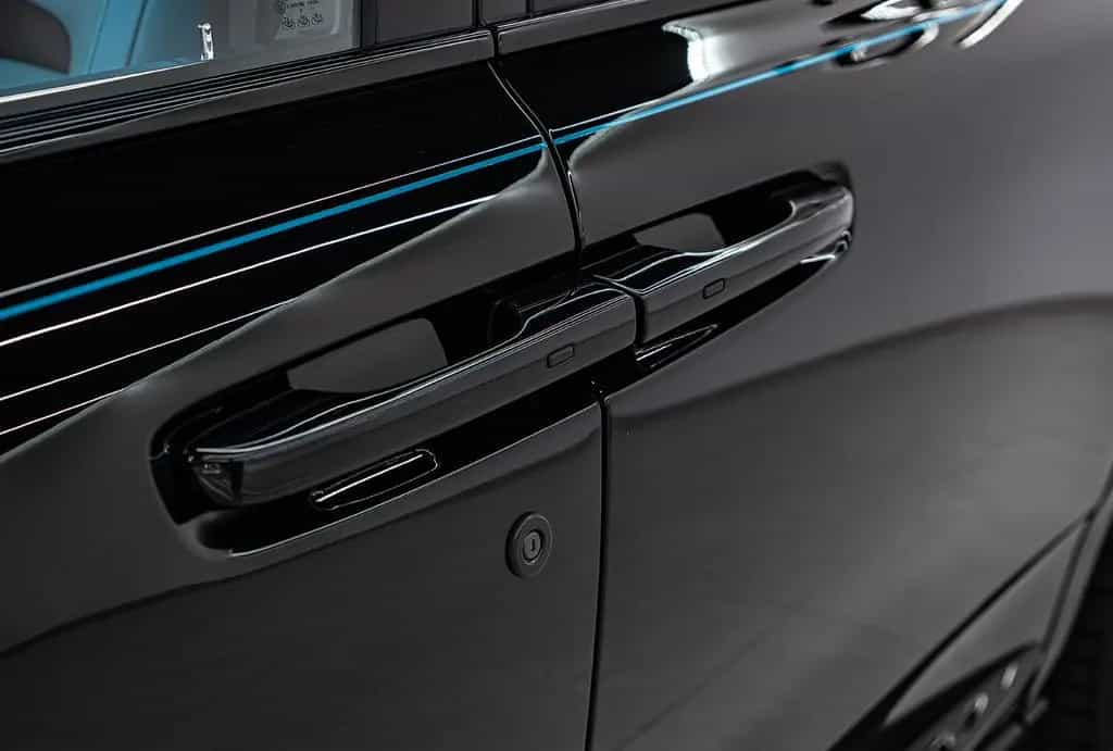 Rolls-Royce Cullinan Black Badge Production 26 4 seats Feetr null-photo-24