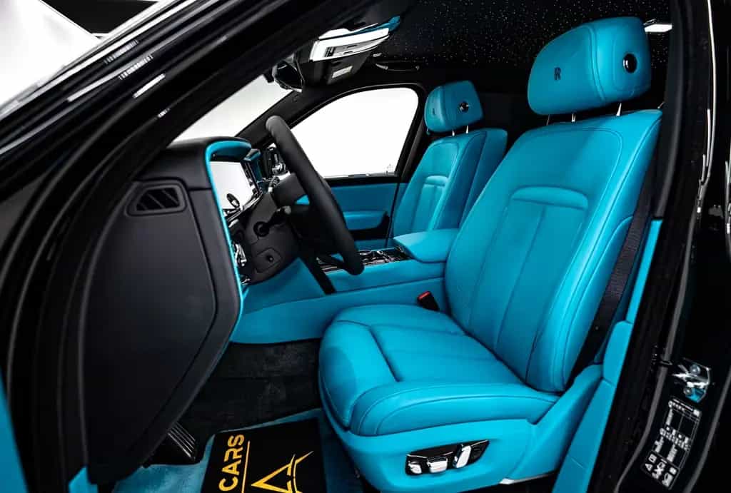 Rolls-Royce Cullinan Black Badge Production 26 4 seats Feetr null-photo-4