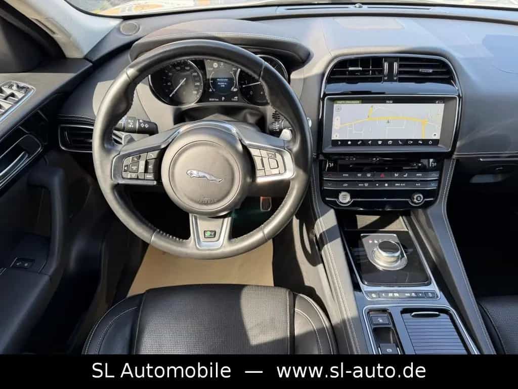 Jaguar F-Pace R-Sport AWD Aut. Leder Navi Kam LED Pano 12/2019-photo-7